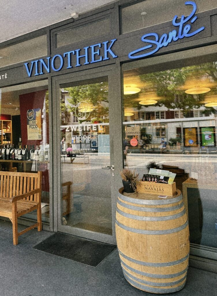 Vinothek Zweifel 1898 Santé von aussen